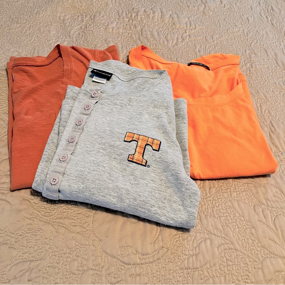 3 university of Tennessee t-shirts